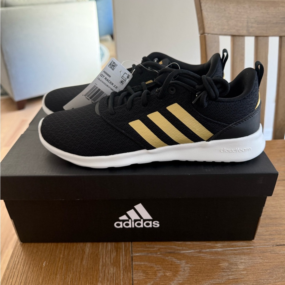Adidas QT Racer 2.0 Cloudfoam Running Shoes
Black Gold Women’s Size 9